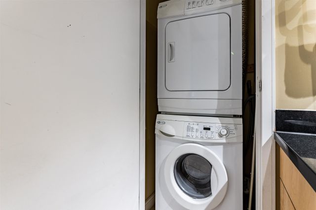 262719630-21 at 1703 - 1003 Burnaby Street, Vancouver West