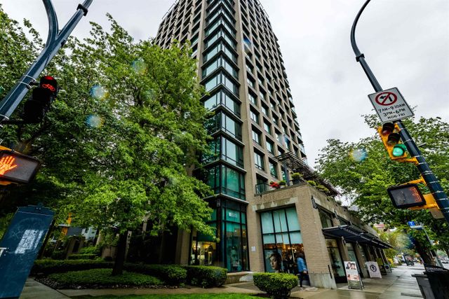 262719630 at 1703 - 1003 Burnaby Street, Vancouver West