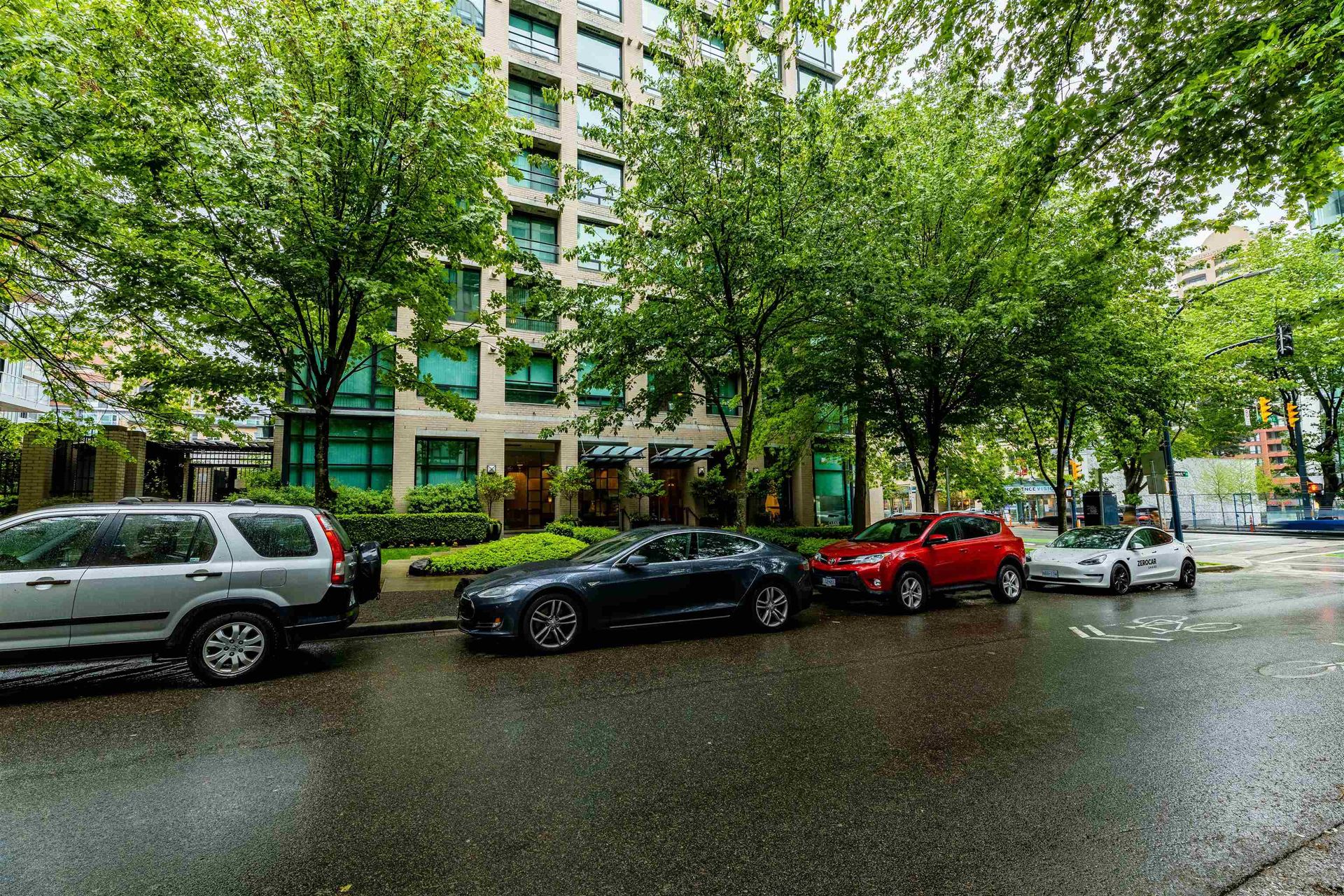 262719630-1 at 1703 - 1003 Burnaby Street, Vancouver West