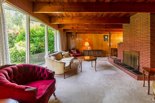 262717759-10 at 4365 Carolyn Drive, North Vancouver