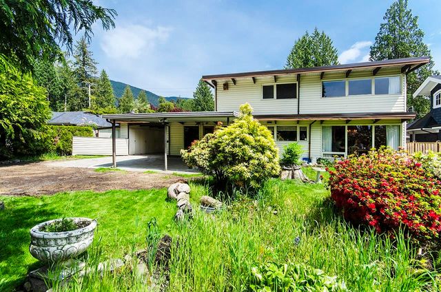 262717759-6 at 4365 Carolyn Drive, North Vancouver
