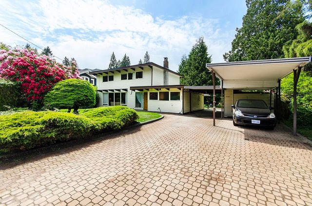 262717759 at 4365 Carolyn Drive, North Vancouver