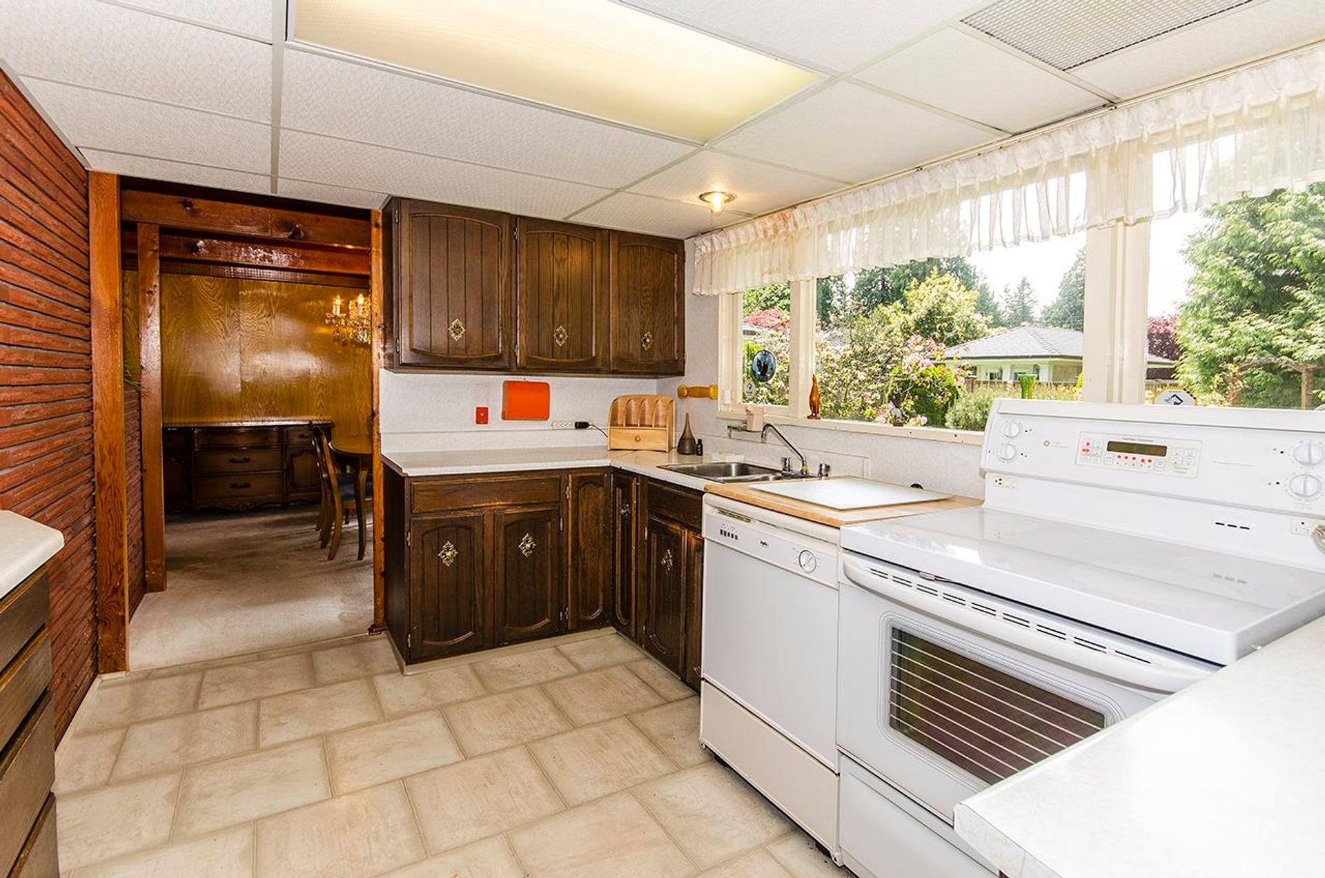 262717759-14 at 4365 Carolyn Drive, North Vancouver