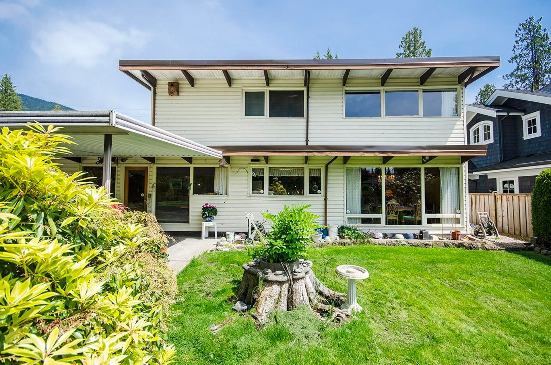 262717759-4 at 4365 Carolyn Drive, North Vancouver