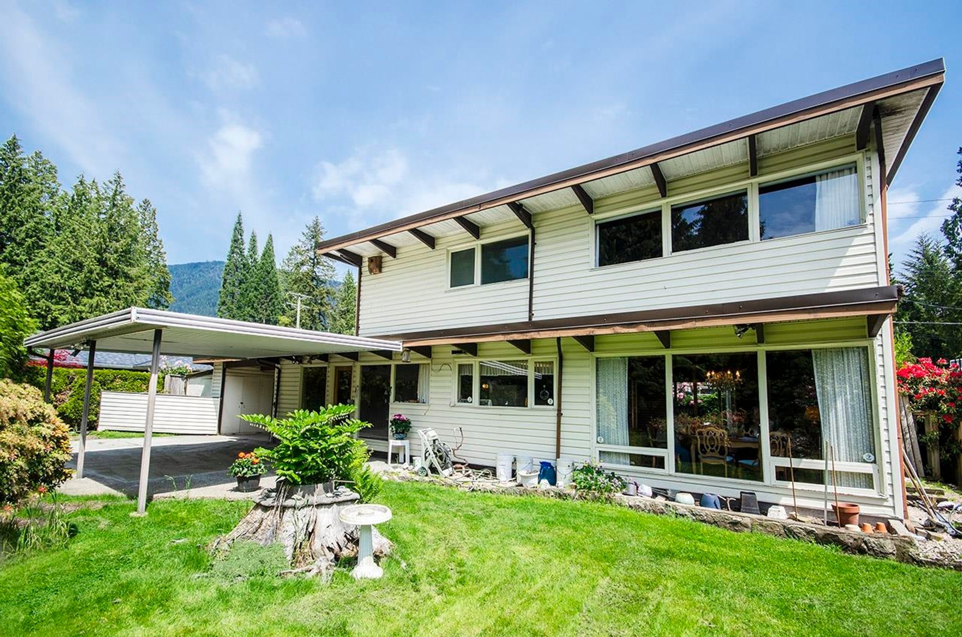 262717759-5 at 4365 Carolyn Drive, North Vancouver