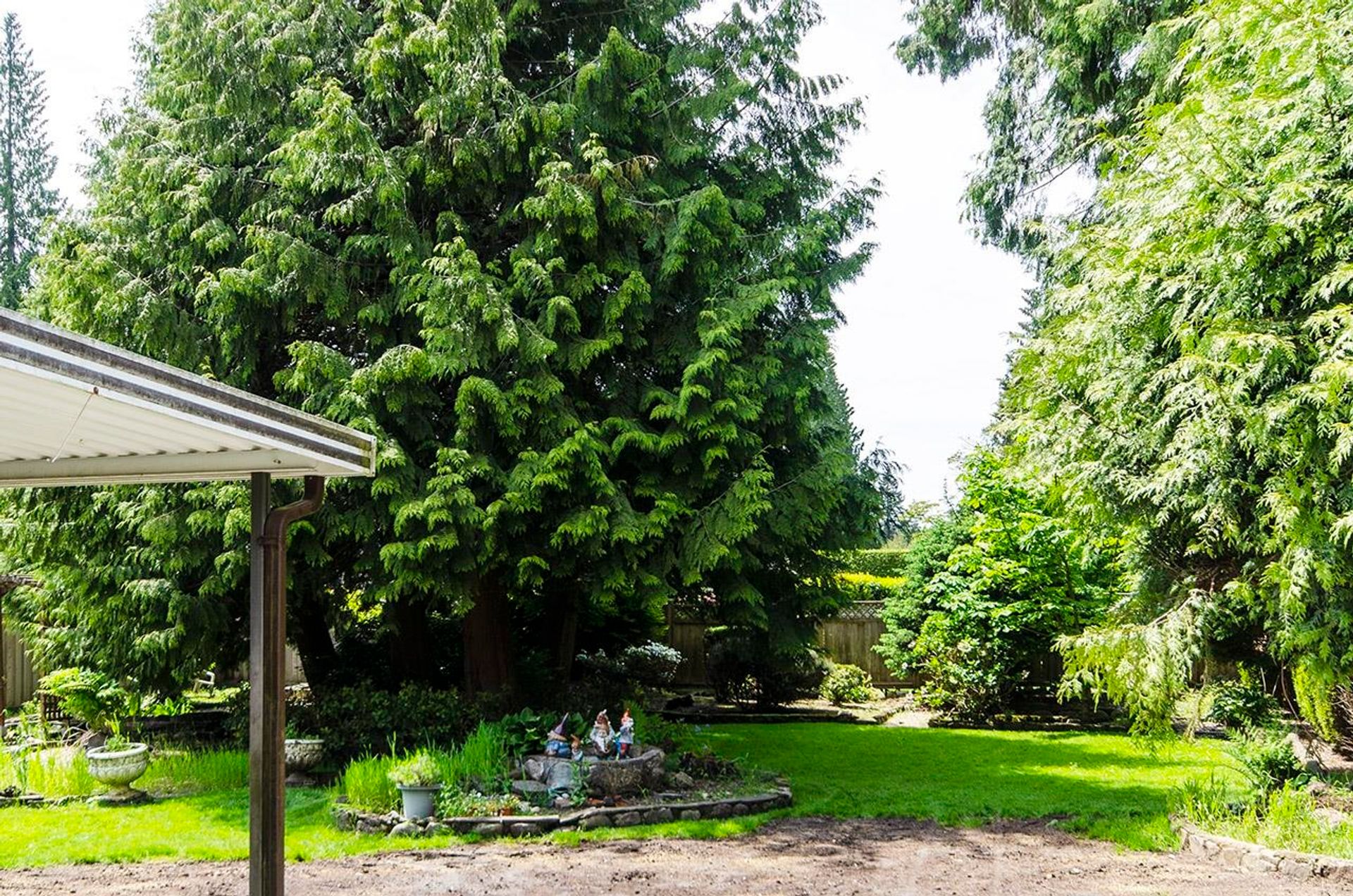 262717759-7 at 4365 Carolyn Drive, North Vancouver