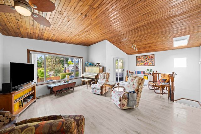 3454-st-georges-avenue-upper-lonsdale-north-vancouver-05 at 3454 St. Georges Avenue, Upper Lonsdale, North Vancouver