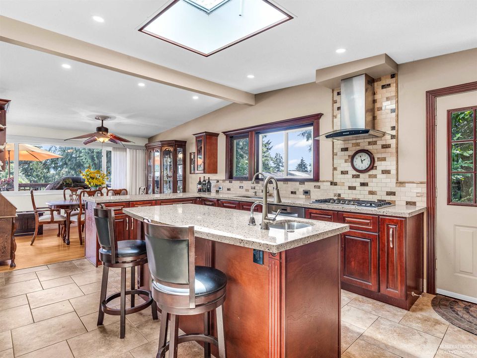 2990 Eddystone Crescent2