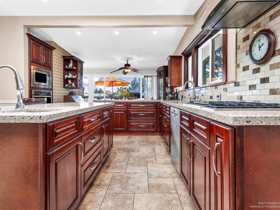 2990 Eddystone Crescent3