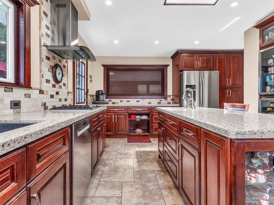 2990 Eddystone Crescent4