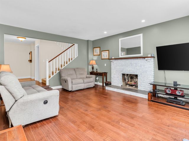 3970-phyllis-road-lynn-valley-north-vancouver-03 at 3970 Phyllis Road, Lynn Valley, North Vancouver