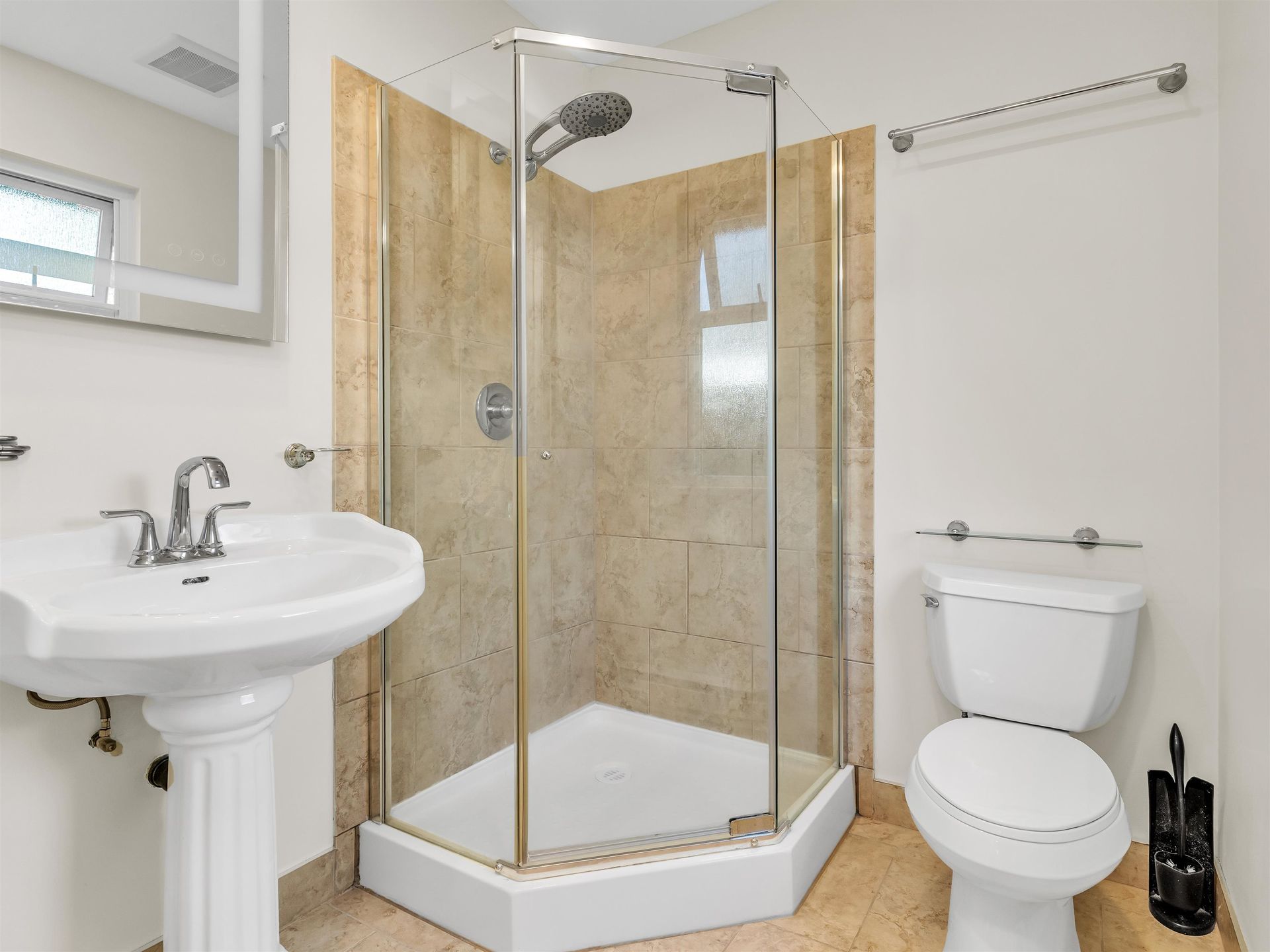 3970-phyllis-road-lynn-valley-north-vancouver-20 at 3970 Phyllis Road, Lynn Valley, North Vancouver