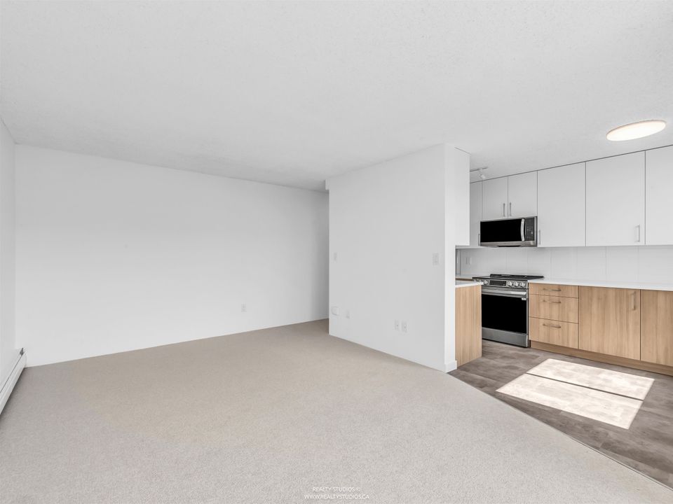 607 - 145 St. Georges Avenue3