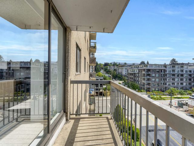 145-st-georges-avenue-lower-lonsdale-north-vancouver-35 at 607 - 145 St. Georges Avenue, Lower Lonsdale, North Vancouver