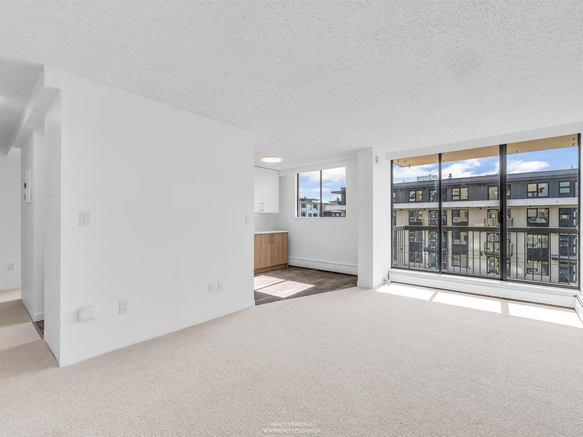 145-st-georges-avenue-lower-lonsdale-north-vancouver-02 at 607 - 145 St. Georges Avenue, Lower Lonsdale, North Vancouver