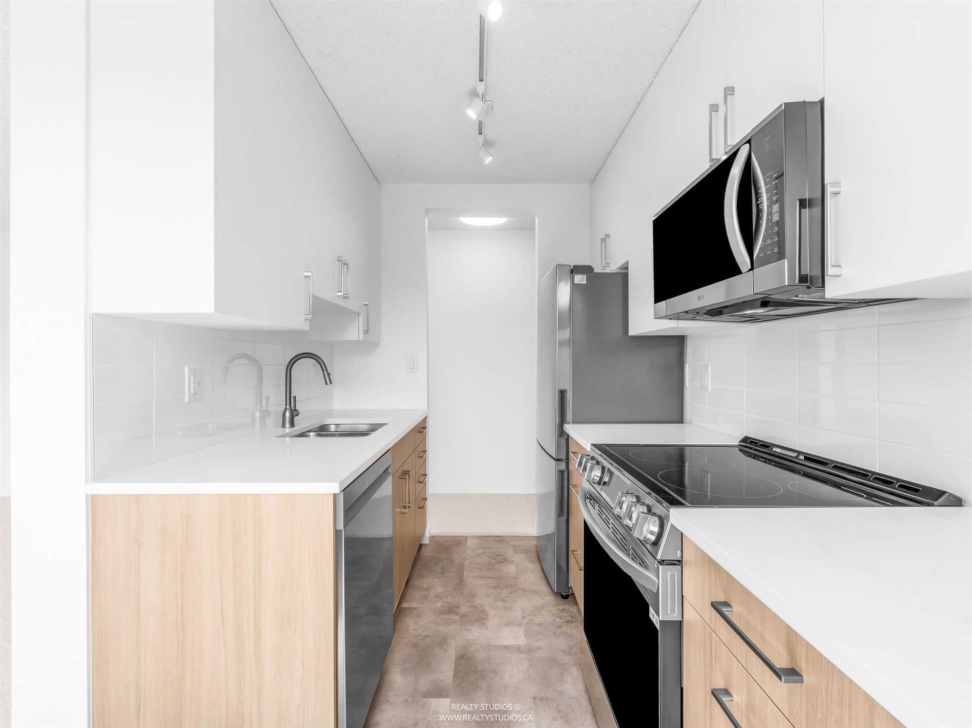 145-st-georges-avenue-lower-lonsdale-north-vancouver-17 at 607 - 145 St. Georges Avenue, Lower Lonsdale, North Vancouver