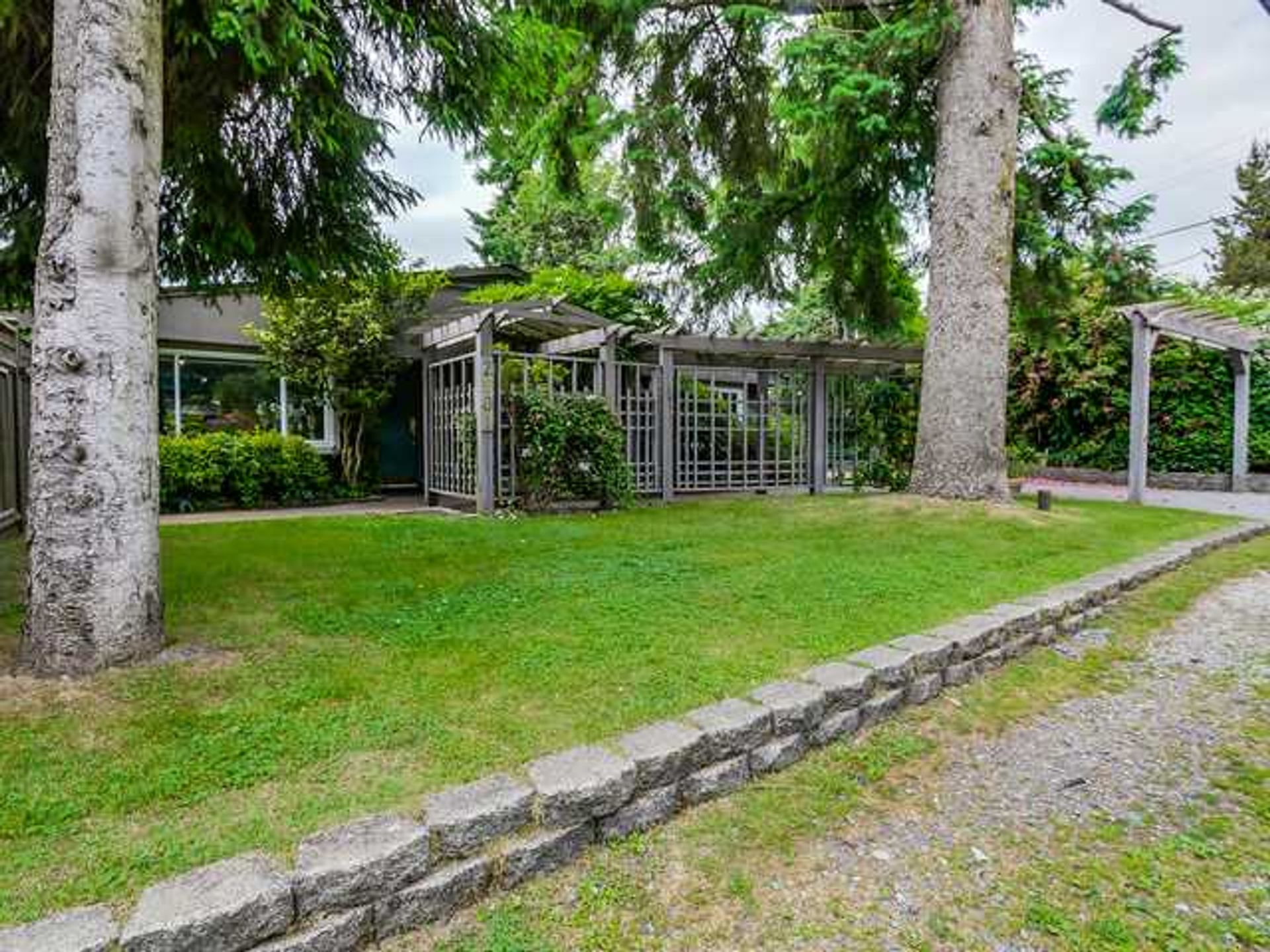 59071 at 2901 Thorncliffe Drive, Edgemont, North Vancouver