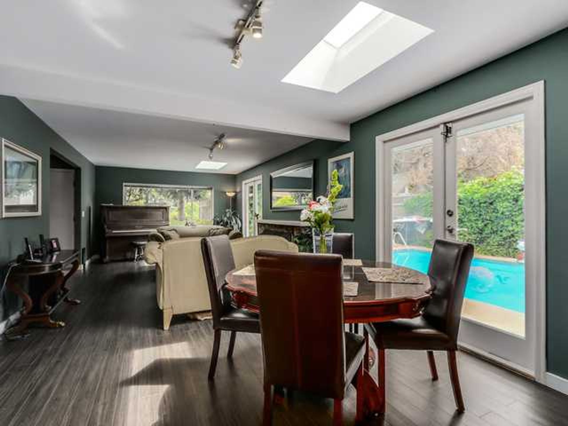 59079 at 2901 Thorncliffe Drive, Edgemont, North Vancouver