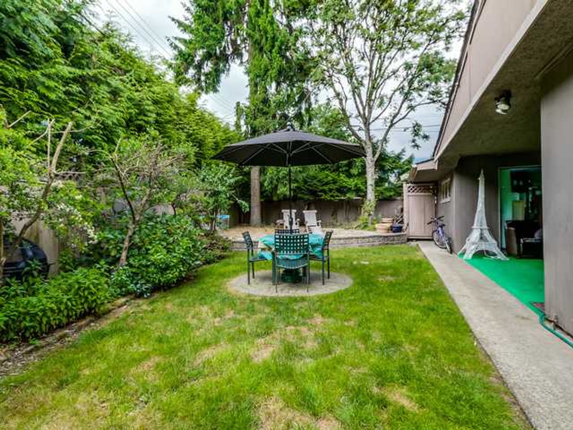 59091 at 2901 Thorncliffe Drive, Edgemont, North Vancouver
