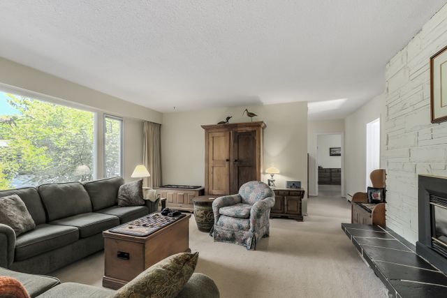 58923 at 2134 Mountain Highway, Westlynn, North Vancouver