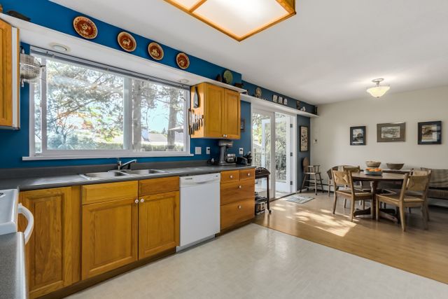 58929 at 2134 Mountain Highway, Westlynn, North Vancouver