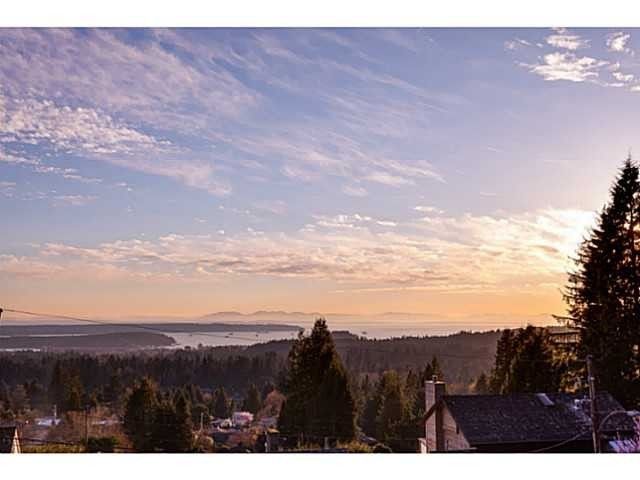 59287 at 658 Alpine Court, Canyon Heights NV, North Vancouver