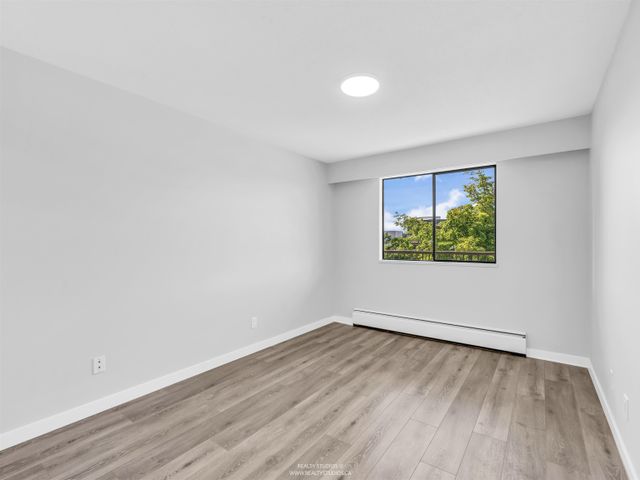252-w-2nd-street-lower-lonsdale-north-vancouver-21 at 106 - 252 W 2nd Street, Lower Lonsdale, North Vancouver