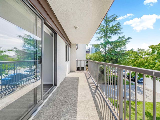 252-w-2nd-street-lower-lonsdale-north-vancouver-34 at 106 - 252 W 2nd Street, Lower Lonsdale, North Vancouver