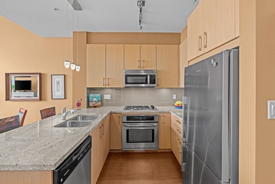 507 - 119 W 22nd Street3