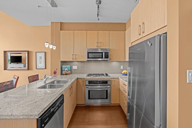 119-w-22nd-street-central-lonsdale-north-vancouver-04 at 507 - 119 W 22nd Street, Central Lonsdale, North Vancouver
