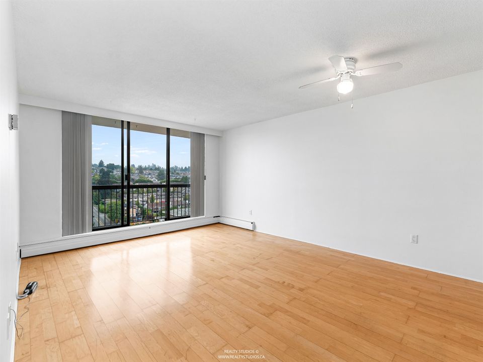 1605 - 145 St. Georges Avenue1