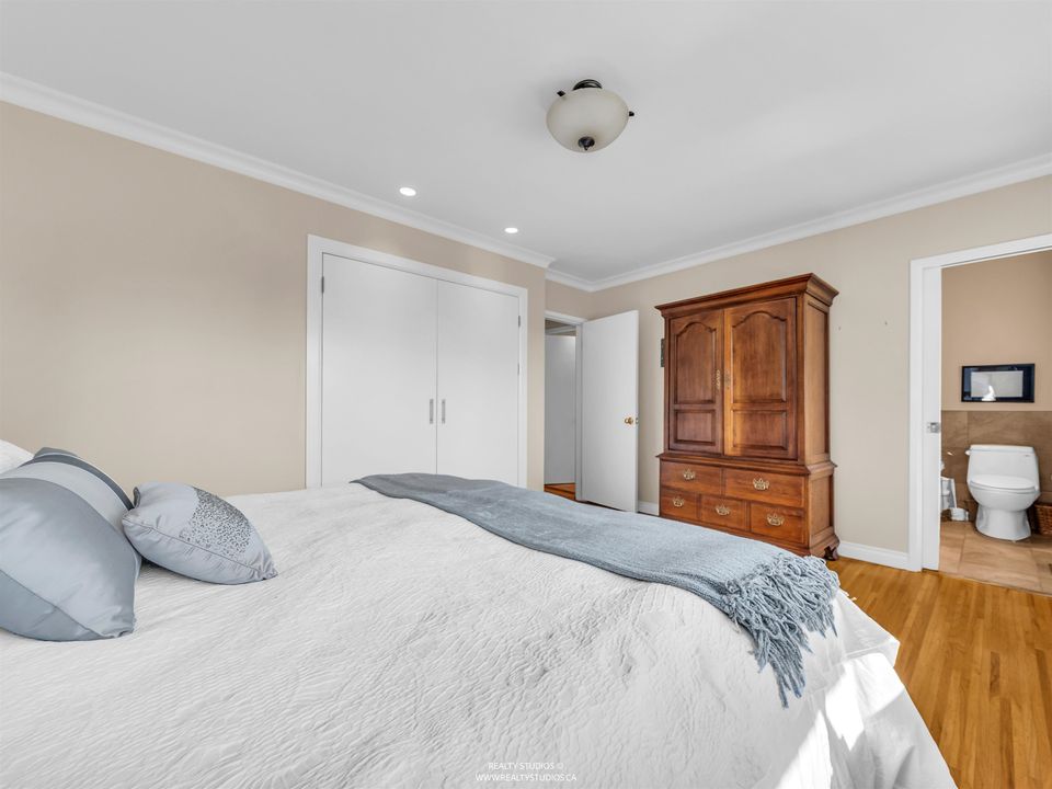 1202 Bracknell Crescent2
