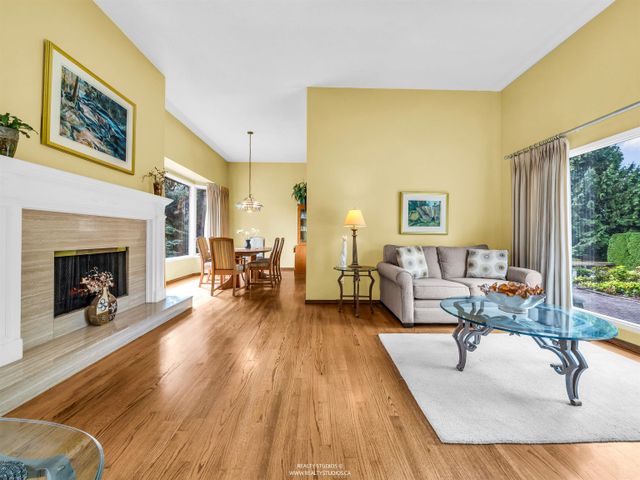 865-margaree-place-cedardale-west-vancouver-05 at 865 Margaree Place, Cedardale, West Vancouver