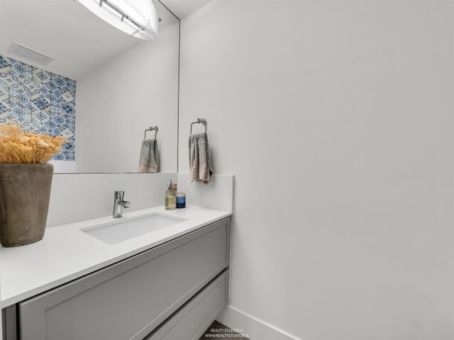 244-e-5th-street-lower-lonsdale-north-vancouver-14 at 8 - 244 E 5th Street, Lower Lonsdale, North Vancouver