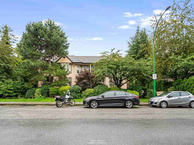 123-e-6th-street-lower-lonsdale-north-vancouver-39 at 303 - 123 E 6th Street, Lower Lonsdale, North Vancouver