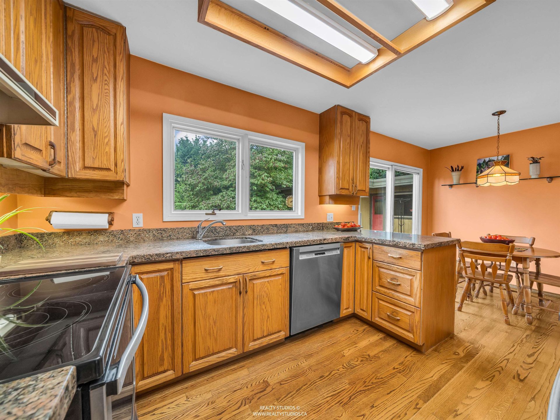 865-margaree-place-cedardale-west-vancouver-13 at 865 Margaree Place, Cedardale, West Vancouver