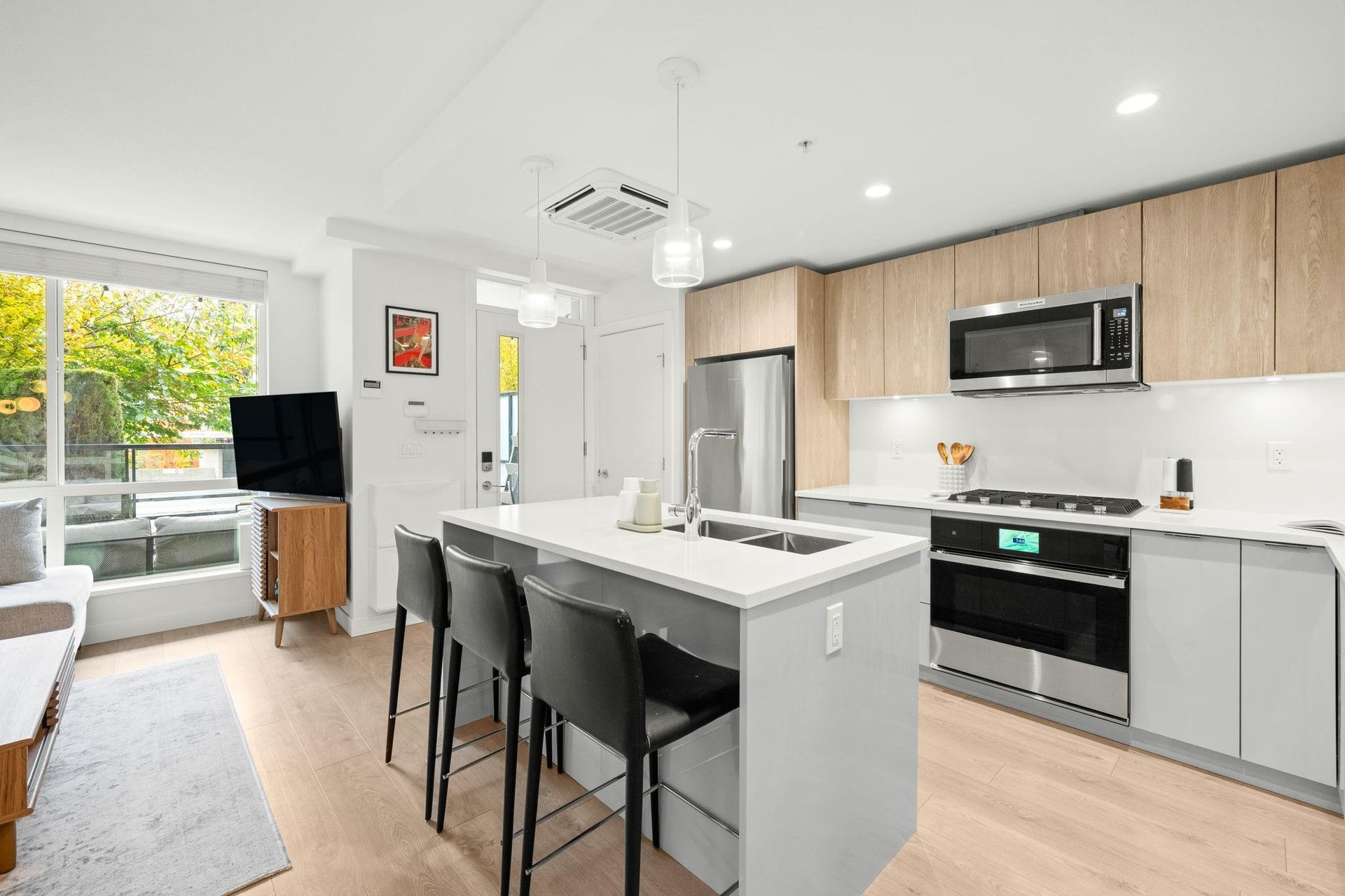 108-e-8th-street-central-lonsdale-north-vancouver-06 at TH8 - 108 E 8th Street, Central Lonsdale, North Vancouver