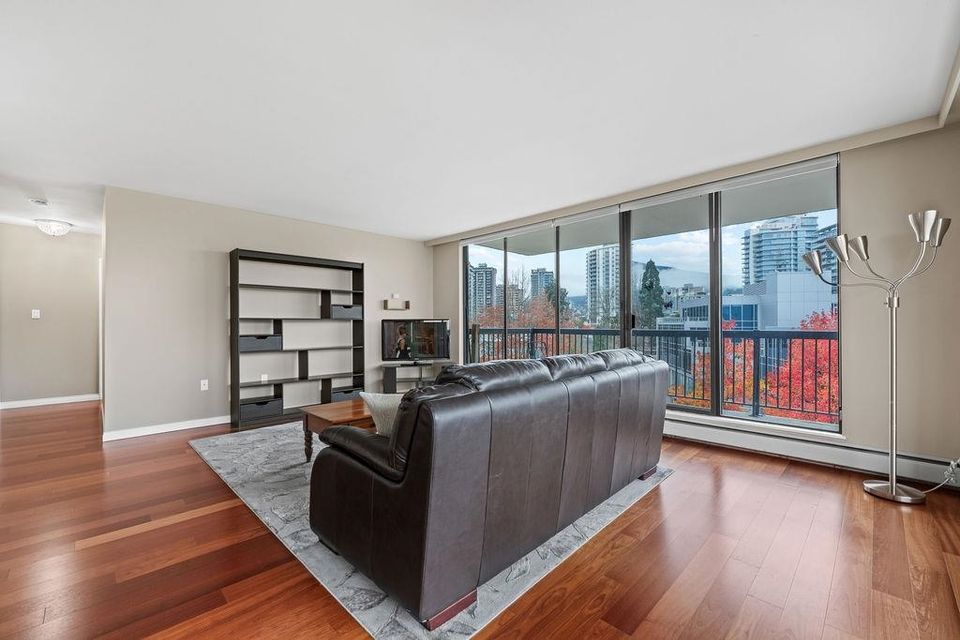 801 - 114 W Keith Road4