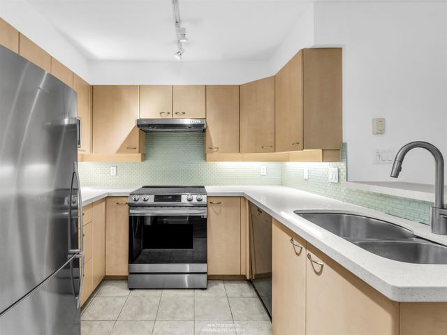 1990-dunbar-street-kitsilano-vancouver-west-16 at 207 - 1990 Dunbar Street, Kitsilano, Vancouver West