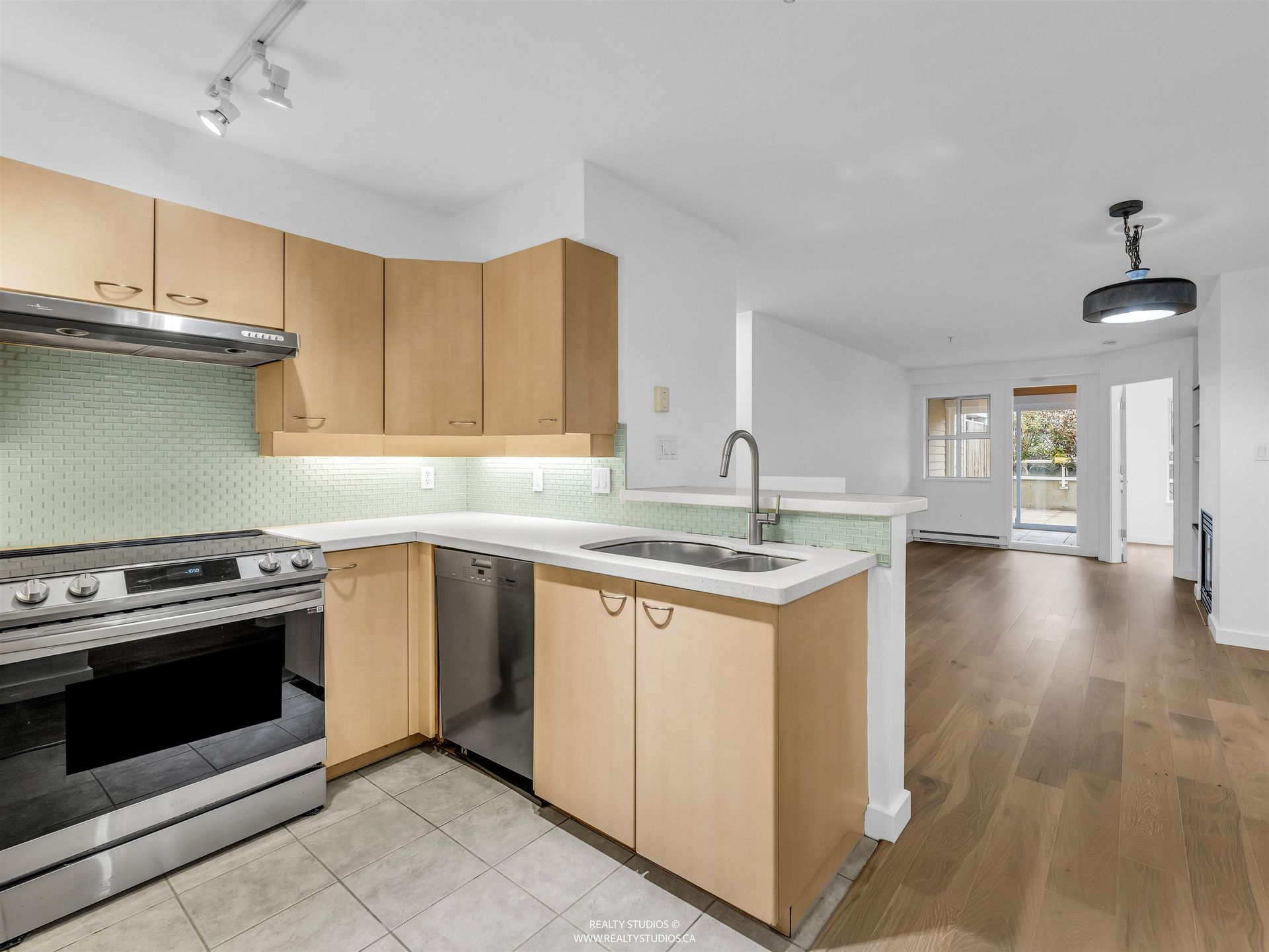 1990-dunbar-street-kitsilano-vancouver-west-17 at 207 - 1990 Dunbar Street, Kitsilano, Vancouver West