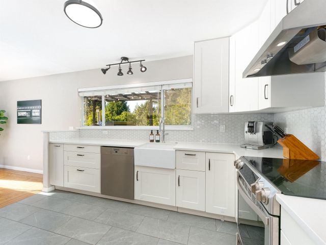 799-plymouth-drive-windsor-park-nv-north-vancouver-17 at 799 Plymouth Drive, Windsor Park NV, North Vancouver