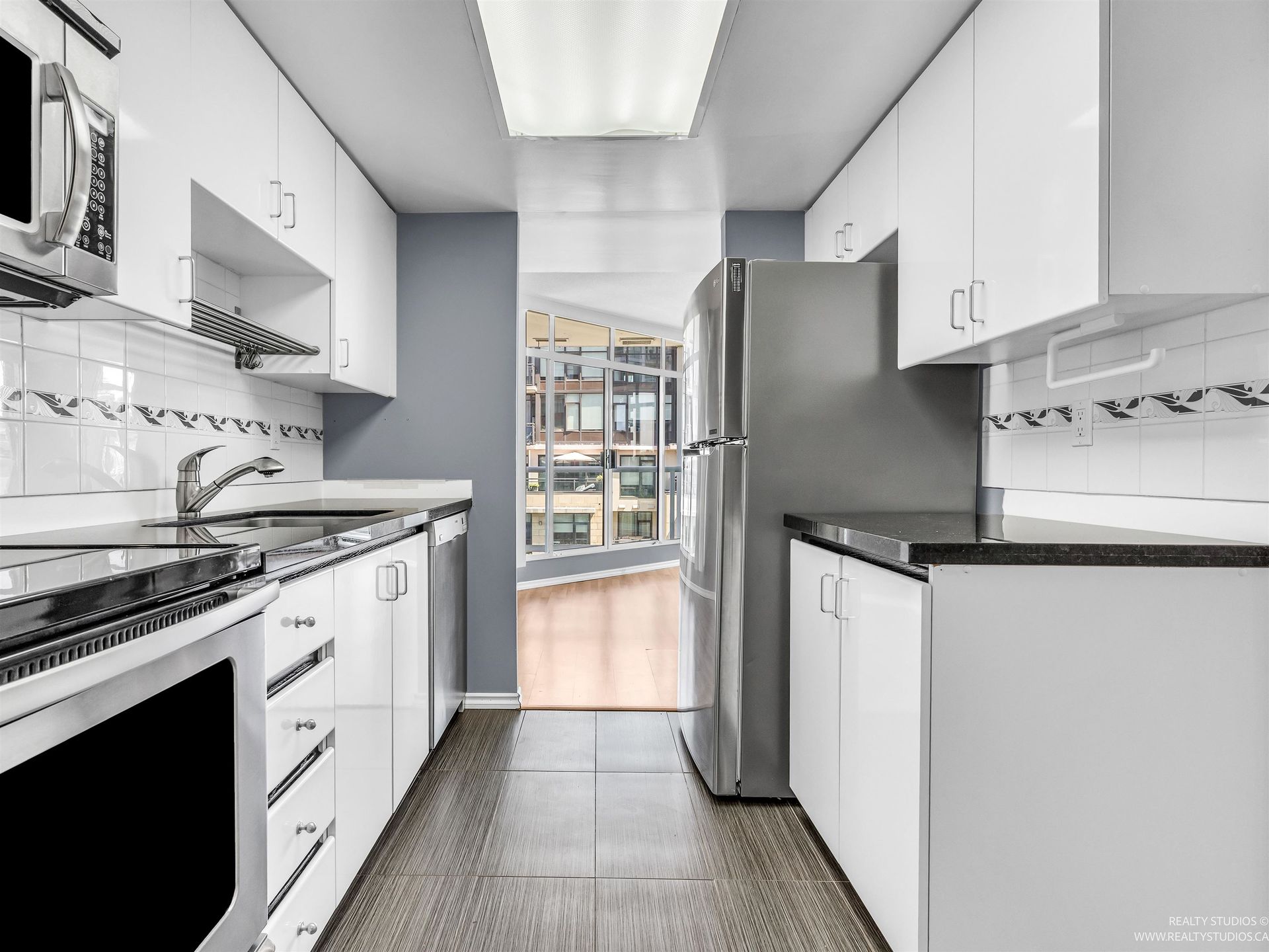 130-e-2nd-street-lower-lonsdale-north-vancouver-14 at 903 - 130 E 2nd Street, Lower Lonsdale, North Vancouver