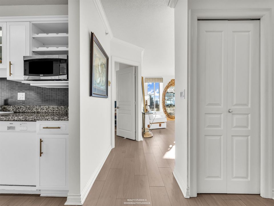 201 - 588 16th Street2