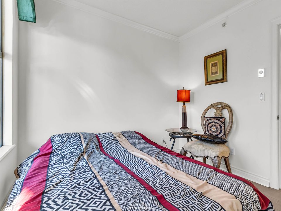 201 - 588 16th Street4