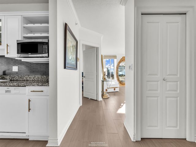 588-16th-street-ambleside-west-vancouver-03 at 201 - 588 16th Street, Ambleside, West Vancouver