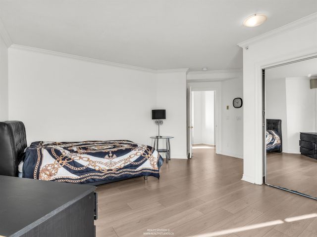 588-16th-street-ambleside-west-vancouver-11 at 201 - 588 16th Street, Ambleside, West Vancouver