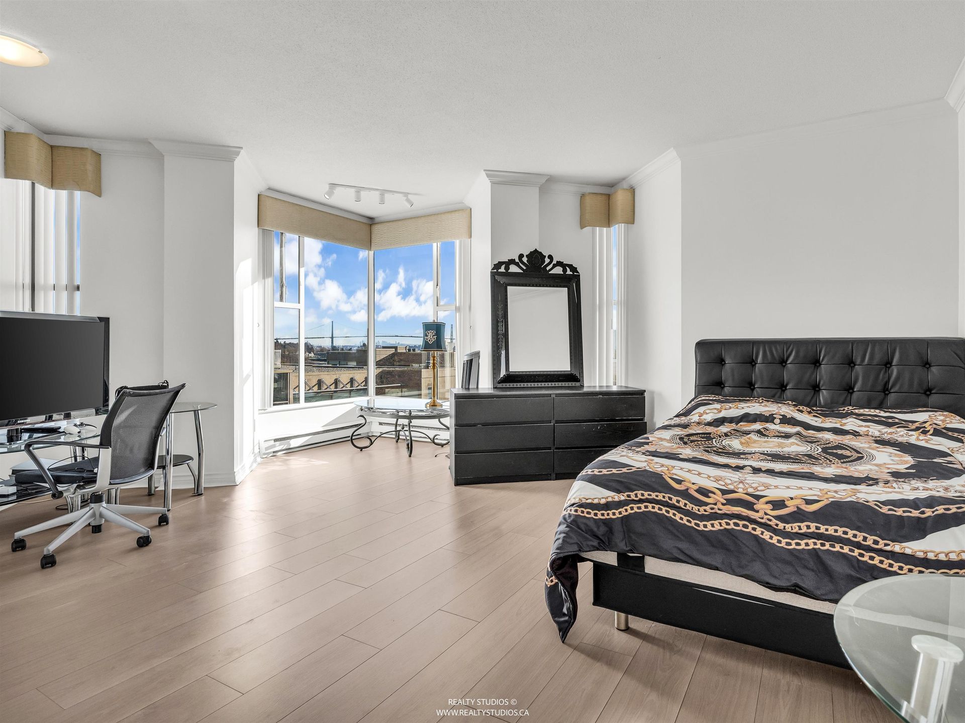 588-16th-street-ambleside-west-vancouver-08 at 201 - 588 16th Street, Ambleside, West Vancouver