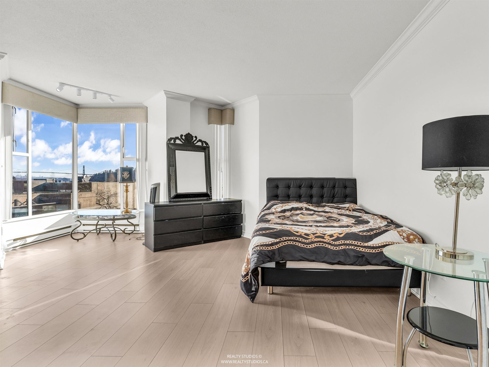 588-16th-street-ambleside-west-vancouver-10 at 201 - 588 16th Street, Ambleside, West Vancouver