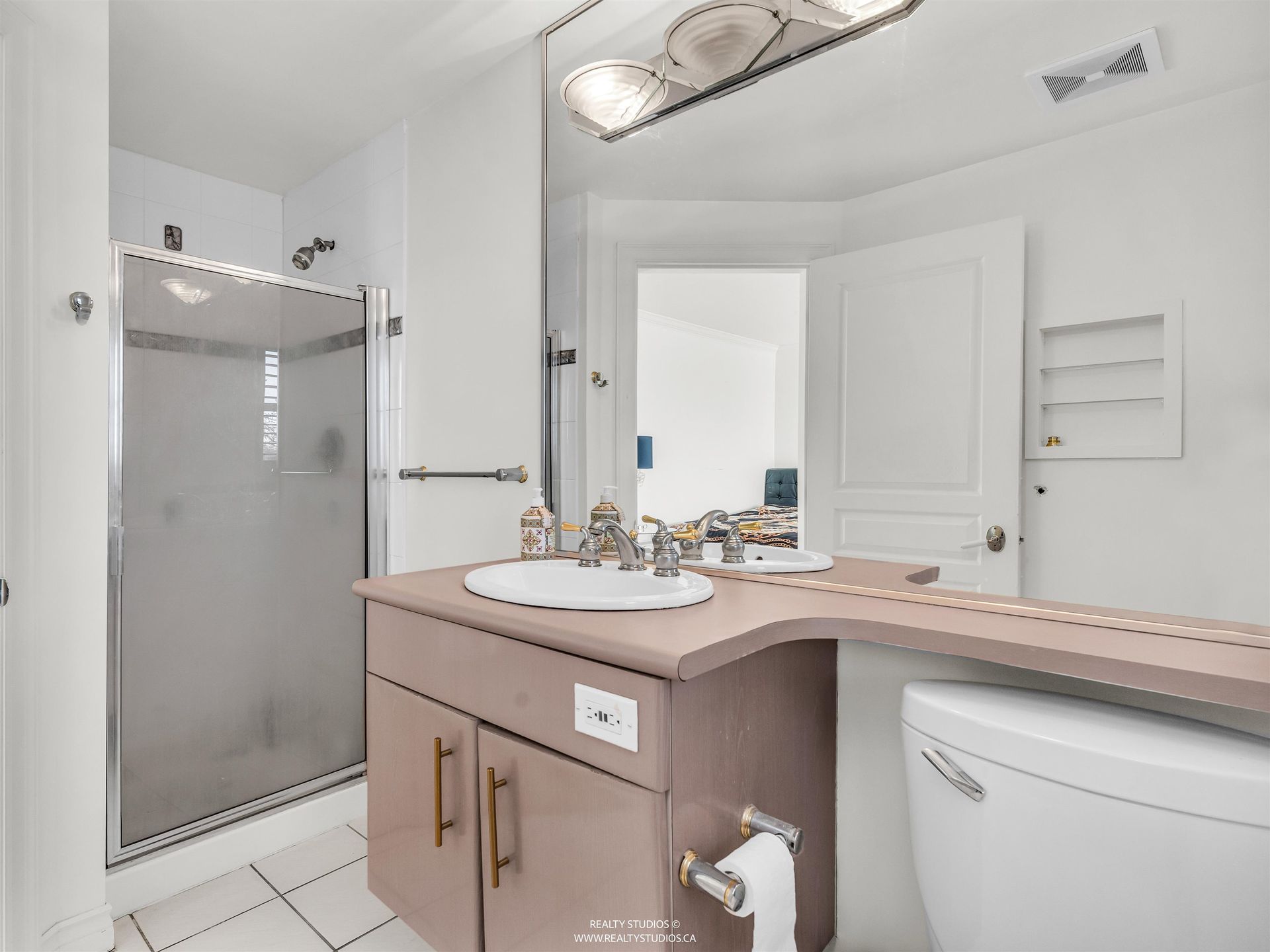 588-16th-street-ambleside-west-vancouver-14 at 201 - 588 16th Street, Ambleside, West Vancouver