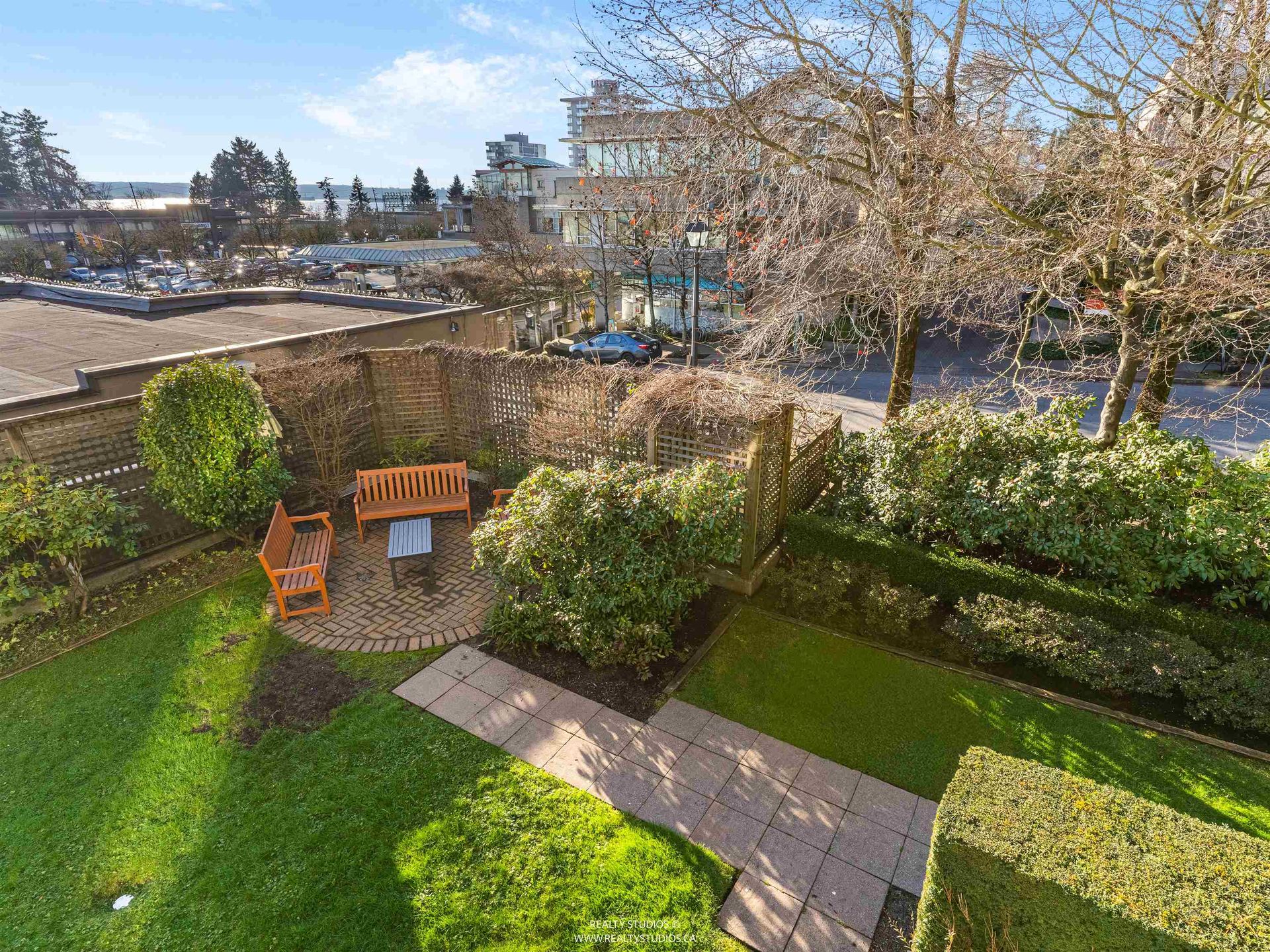 588-16th-street-ambleside-west-vancouver-27 at 201 - 588 16th Street, Ambleside, West Vancouver